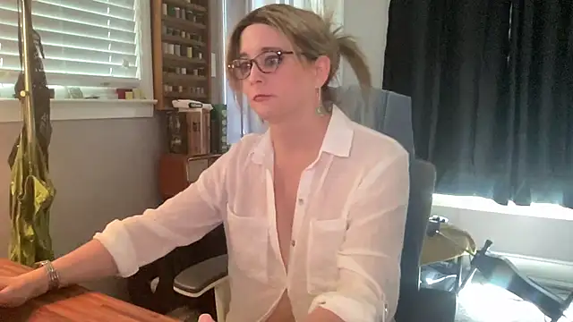 Snapshot of wetrainbows chatting on March 10, 4:45 pm wetrainbows online show from March 10, 4:45 pm