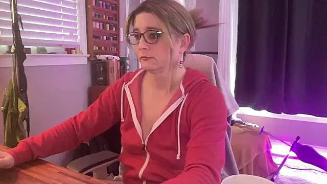 Snapshot of wetrainbows chatting on March 13, 4:02 pm wetrainbows online show from March 13, 4:02 pm