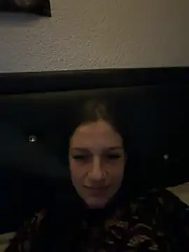 Snapshot of XStepsisterX chatting on February 14, 1:24 am XStepsisterX online show from February 14, 1:24 am