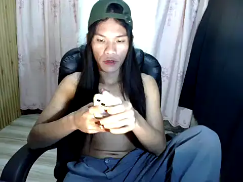 Snapshot of 8inches_tammy chatting on February 5, 3:11 am 8inches tammy online show from February 5, 3:11 am