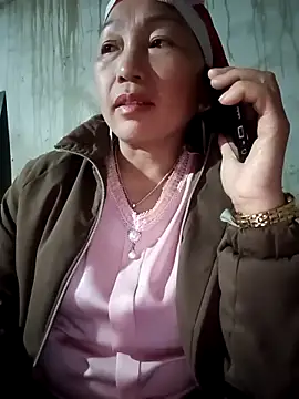 baby 112233 online show from April 1, 11:00 am