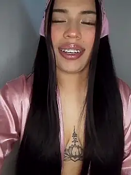 Snapshot of Scarlet_Luxe chatting on February 8, 12:25 am Scarlet Luxe online show from February 8, 12:25 am