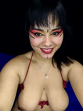 Snapshot of zoe_love18 chatting on April 6, 4:46 am zoe love18 online show from April 6, 4:46 am