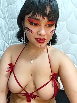 Snapshot of zoe_love18 chatting on April 22, 5:21 am zoe love18 online show from April 22, 5:21 am
