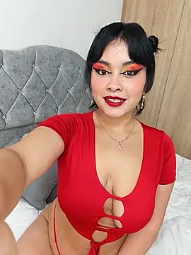 Snapshot of zoe_love18 chatting on May 7, 4:40 am zoe love18 online show from May 7, 4:40 am