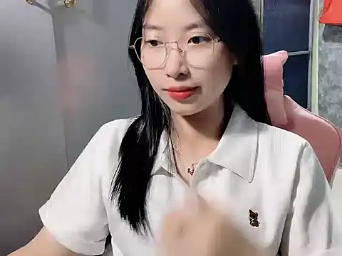 Snapshot of Linne6789 chatting on February 28, 3:35 pm Linne6789 online show from February 28, 3:35 pm