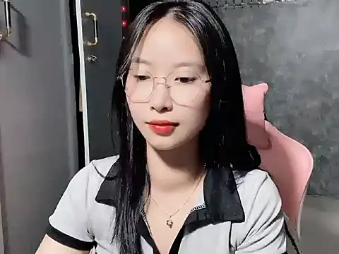 Snapshot of Linne6789 chatting on March 4, 3:51 pm Linne6789 online show from March 4, 3:51 pm