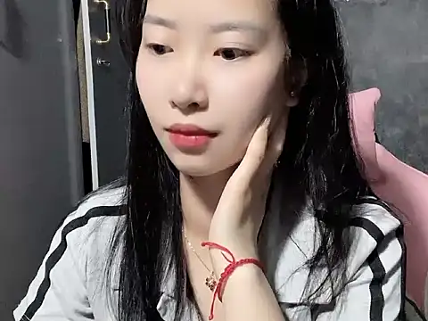 Snapshot of Linne6789 chatting on March 5, 7:43 pm Linne6789 online show from March 5, 7:43 pm