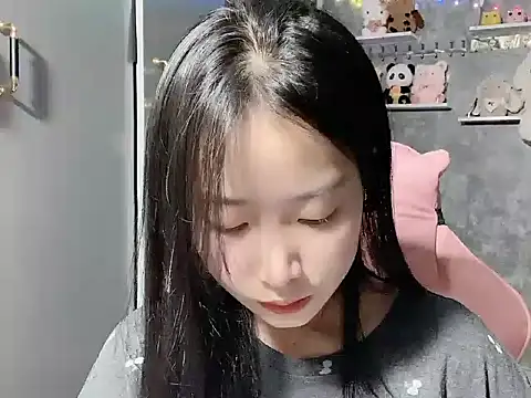 Snapshot of Linne6789 chatting on April 2, 2:15 pm Linne6789 online show from April 2, 2:15 pm