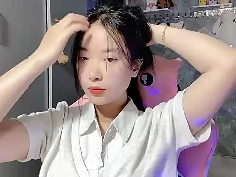 Snapshot of Linne6789 chatting on April 3, 2:20 am Linne6789 online show from April 3, 2:20 am