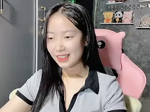 Snapshot of Linne6789 chatting on April 3, 2:26 pm Linne6789 online show from April 3, 2:26 pm