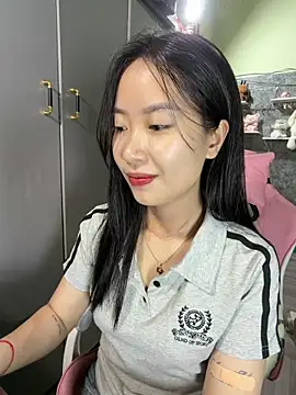 Linne6789 online show from April 29, 5:06 pm