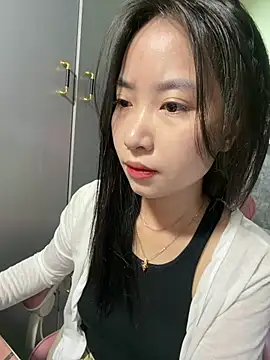 Linne6789 online show from May 9, 3:12 am