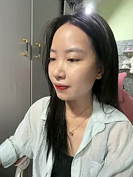 Linne6789 online show from May 10, 3:23 am
