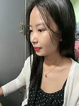 Linne6789 online show from May 15, 3:57 am