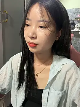 Linne6789 online show from May 17, 3:48 am