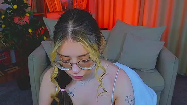 kate  rIna online show from March 19, 2:04 am