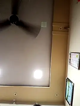 HoneyHush online show from April 3, 5:16 am