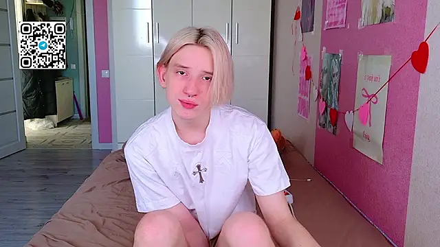 Snapshot of Ron_Vilss chatting on March 28, 5:18 am Ron Vilss online show from March 28, 5:18 am