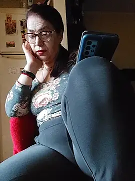 Love Tina4ever online show from February 9, 6:50 am