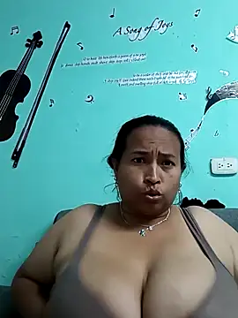 Snapshot of BustySexy_Nataly chatting on March 13, 11:11 pm BustySexy Nataly online show from March 13, 11:11 pm