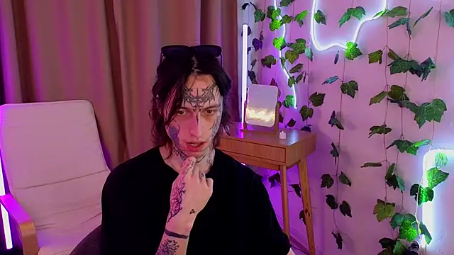 Snapshot of swagamee chatting on April 1, 3:31 pm swagamee online show from April 1, 3:31 pm