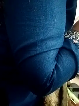 Snapshot of Priyani_2304 chatting on February 8, 8:51 am Priyani 2304 online show from February 8, 8:51 am