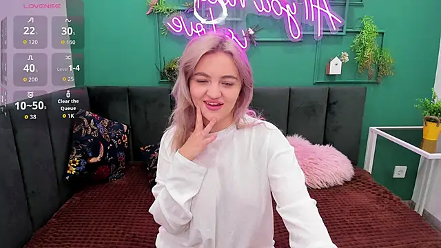 KatieBlossom  online show from February 9, 1:31 am