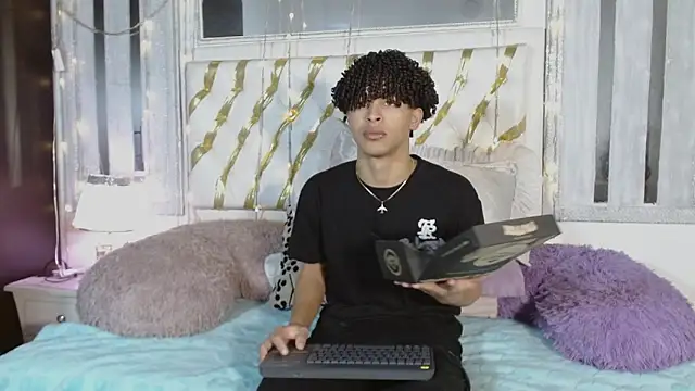 ian smith  online show from February 27, 12:16 pm