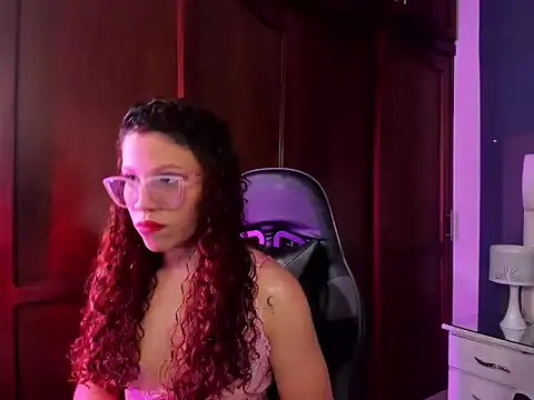RED VIOLETH online show from August 6, 11:06 pm