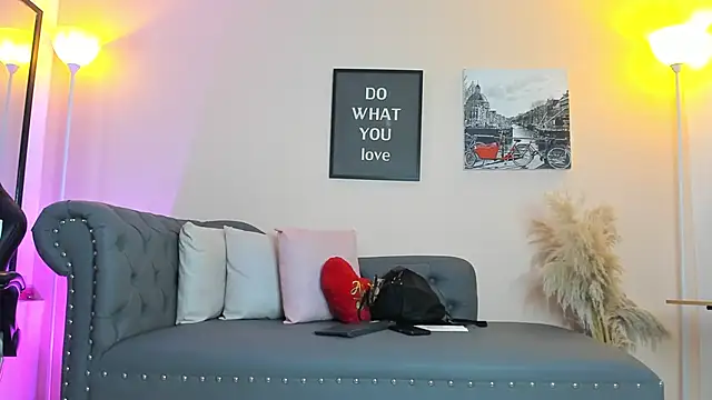 Snapshot of victoriazans chatting on March 6, 3:58 am victoriazans online show from March 6, 3:58 am