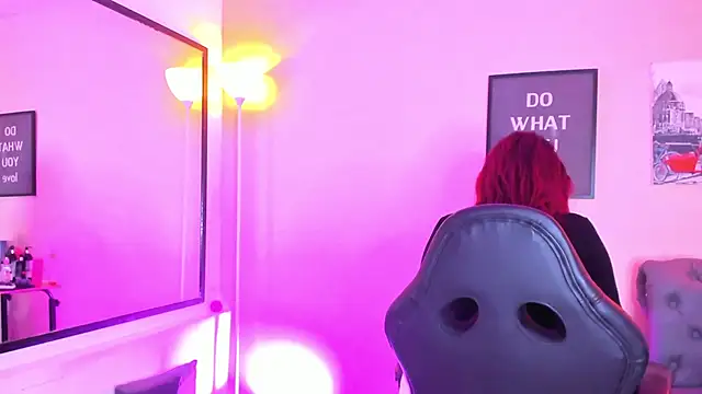 Snapshot of victoriazans chatting on March 8, 4:05 am victoriazans online show from March 8, 4:05 am