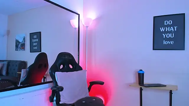 Snapshot of victoriazans chatting on March 24, 10:53 am victoriazans online show from March 24, 10:53 am