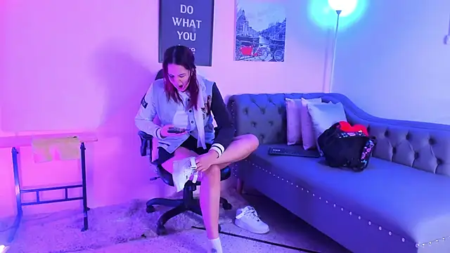 Snapshot of victoriazans chatting on March 28, 10:48 am victoriazans online show from March 28, 10:48 am