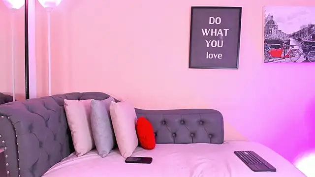 Snapshot of victoriazans chatting on April 1, 11:00 am victoriazans online show from April 1, 11:00 am