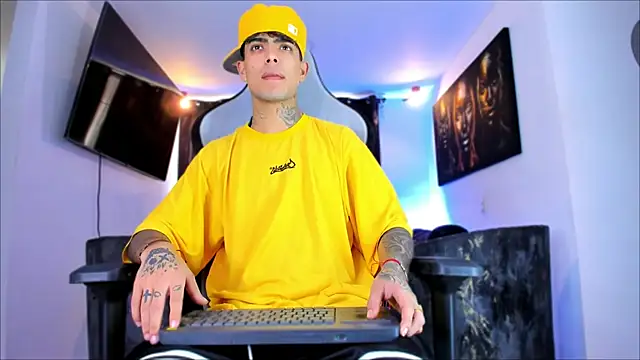 miguel aguirre  online show from February 21, 12:50 pm