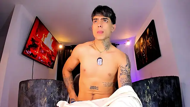 miguel aguirre  online show from March 27, 11:04 pm