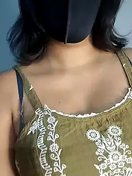 70upqm online show from July 4, 10:43 am