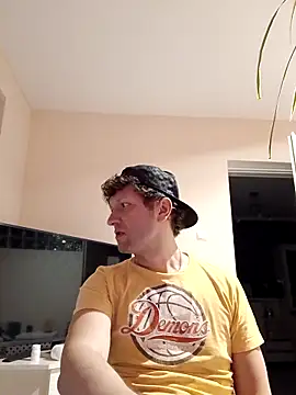 Snapshot of adamchatsforfun chatting on March 29, 12:10 am adamchatsforfun online show from March 29, 12:10 am