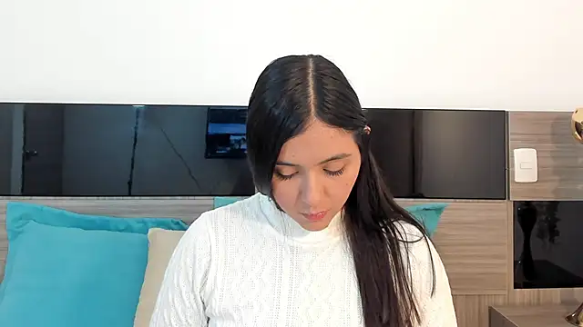 Snapshot of AlisonLamer chatting on April 1, 2:14 pm AlisonLamer online show from April 1, 2:14 pm