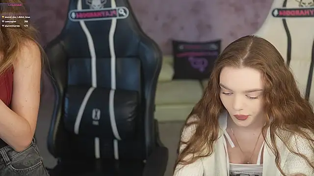 Snapshot of Zlata_Sky chatting on April 28, 6:46 pm Zlata Sky online show from April 28, 6:46 pm