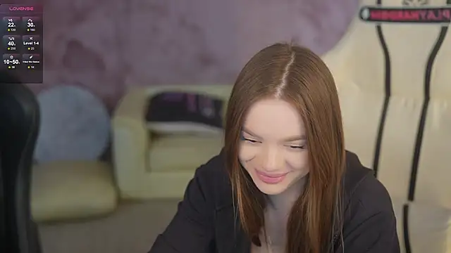 Snapshot of Zlata_Sky chatting on April 30, 9:08 pm Zlata Sky online show from April 30, 9:08 pm