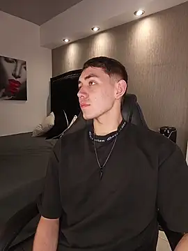 VictorMagnus online show from February 4, 8:25 pm