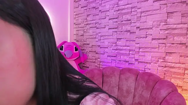 Snapshot of Elarossie chatting on March 20, 1:21 am Elarossie online show from March 20, 1:21 am