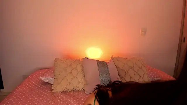 valeriekhaleesi online show from May 7, 3:01 am