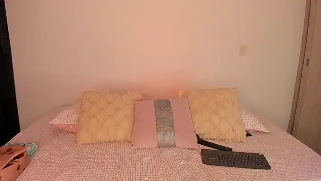 Snapshot of valeriekhaleesi chatting on June 11, 11:03 pm valeriekhaleesi online show from June 11, 11:03 pm