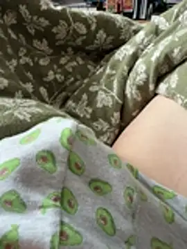 Snapshot of twankletoes1234 chatting on February 11, 11:48 am twankletoes1234 online show from February 11, 11:48 am