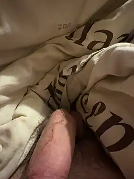 Snapshot of twankletoes1234 chatting on April 3, 9:35 pm twankletoes1234 online show from April 3, 9:35 pm