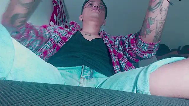 theskateboy online show from February 9, 4:16 am