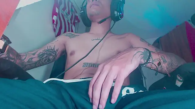 theskateboy online show from February 21, 8:15 am